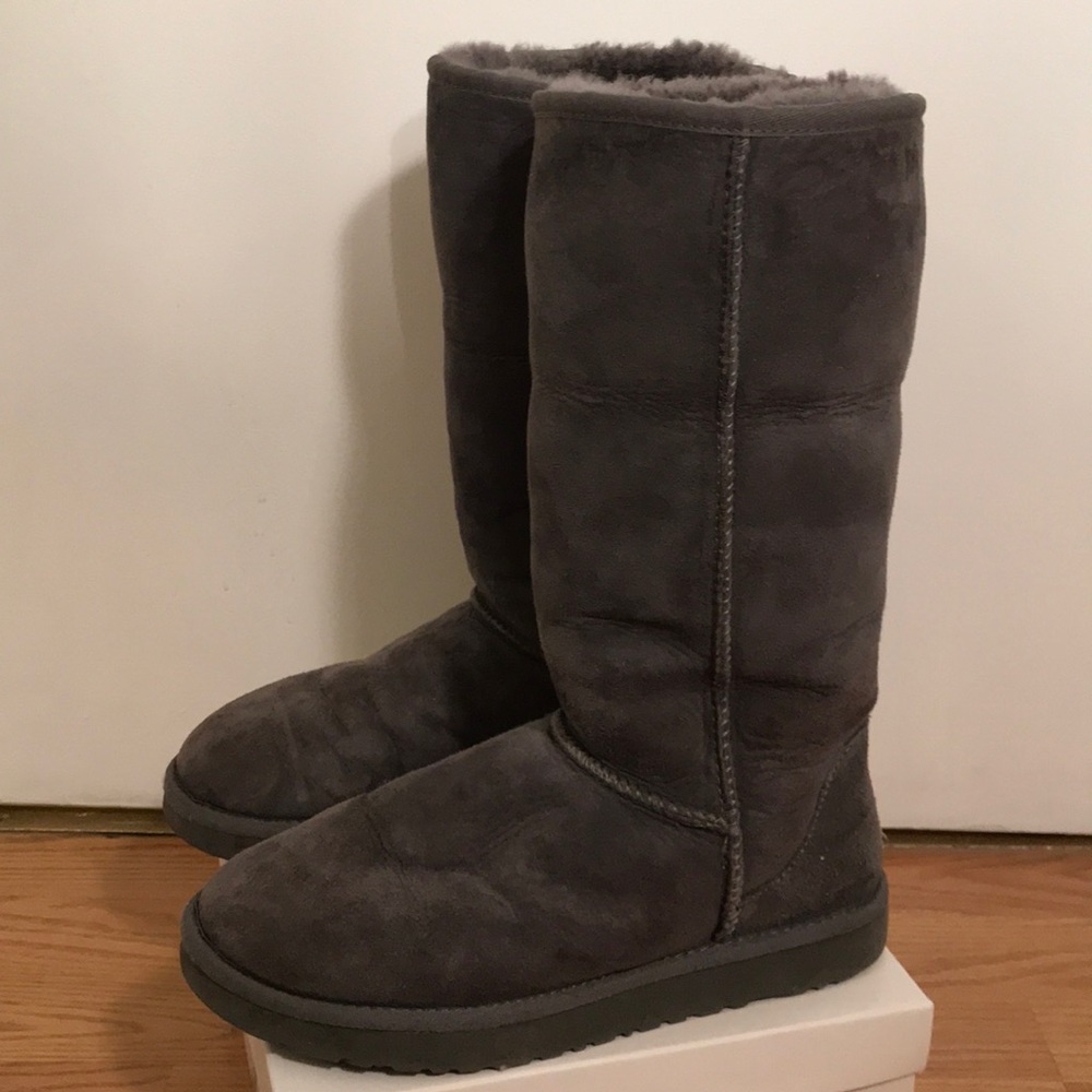 tall gray Ugg boots